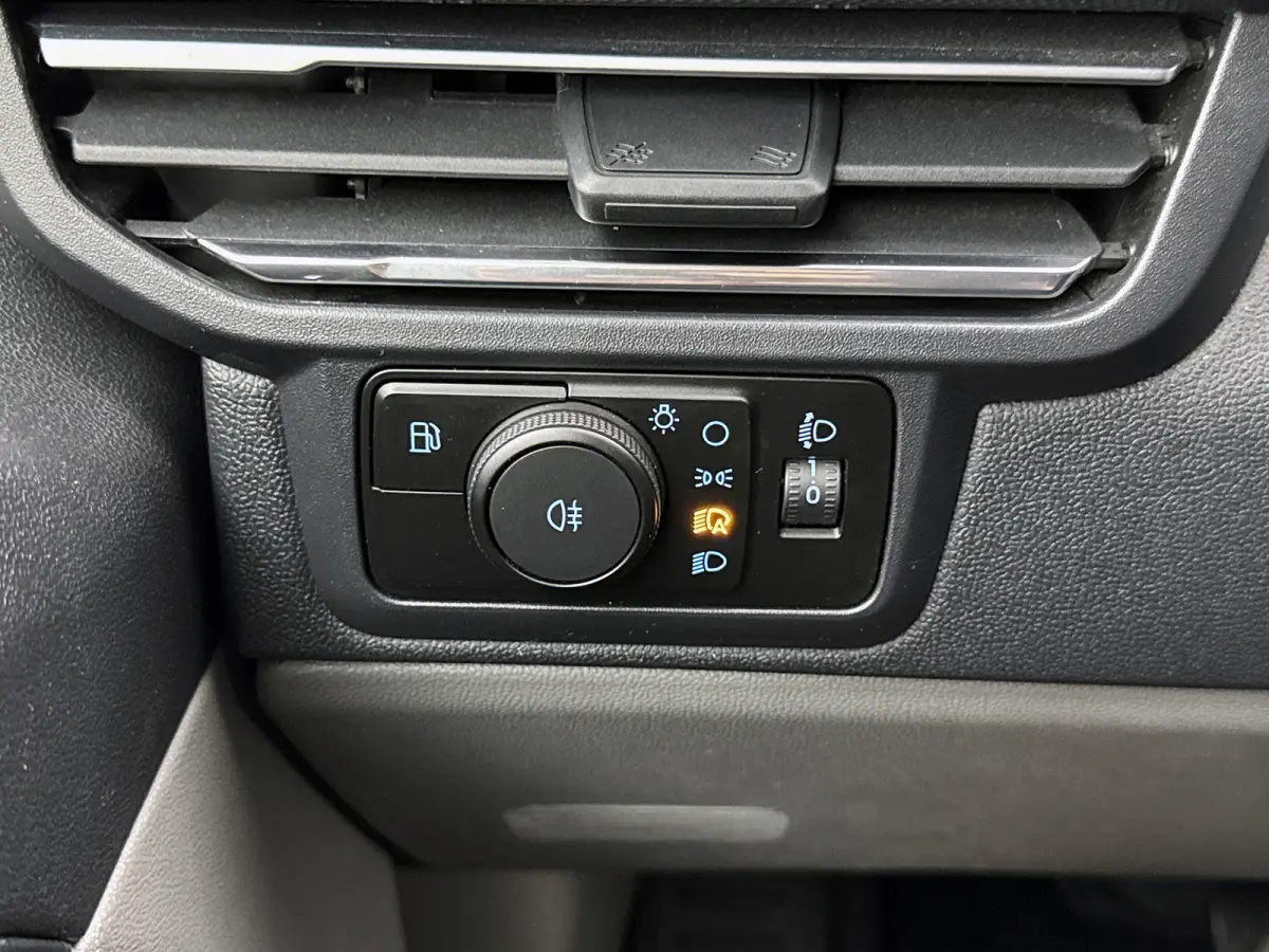 320 2.5 PHEV L2H1 Limited 9 Persoons Led Magnetic Grey Carplay Camera Hybride Kombi Personenvervoer