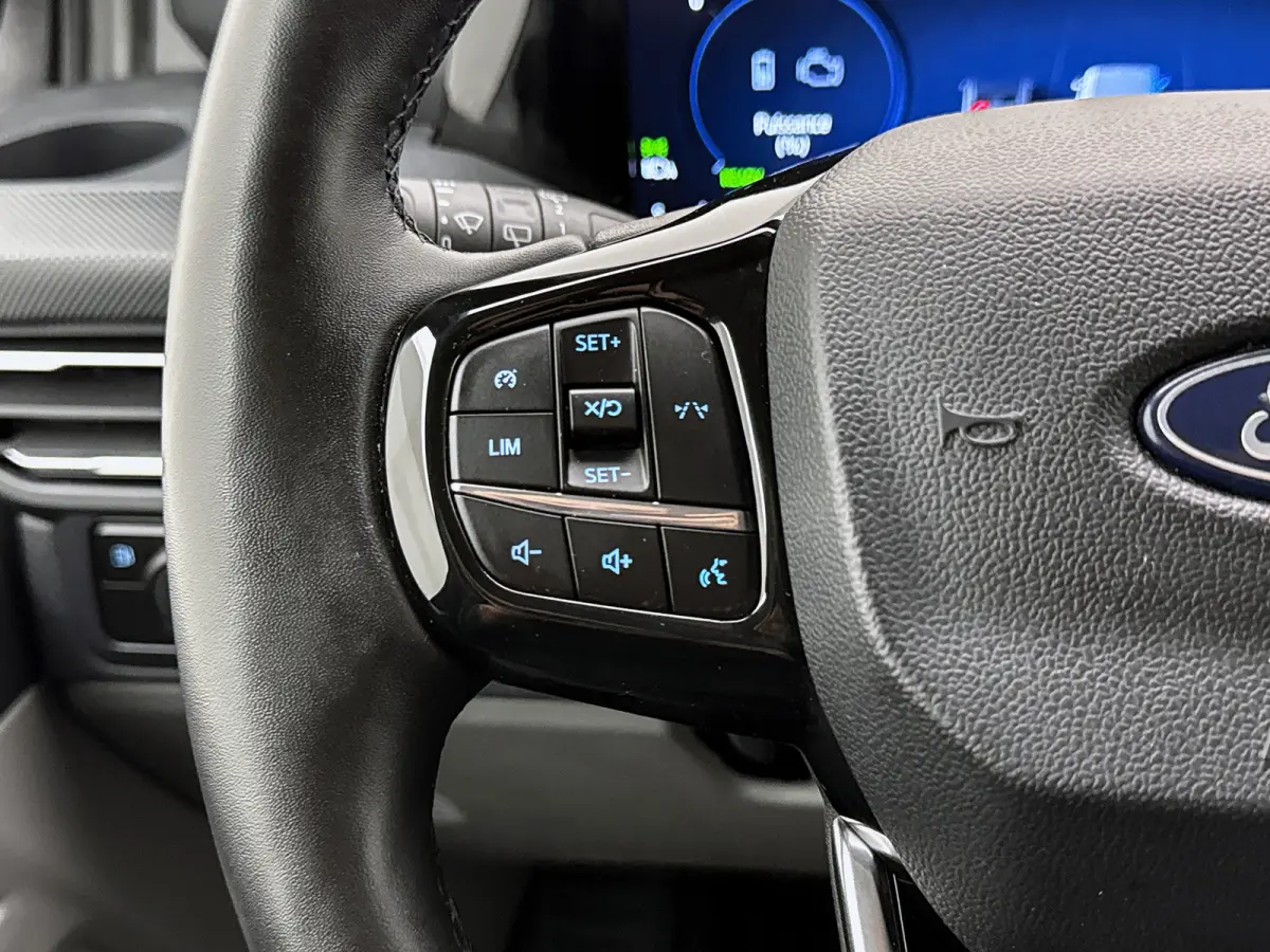 320 2.5 PHEV L2H1 Limited 9 Persoons Led Magnetic Grey Carplay Camera Hybride Kombi Personenvervoer