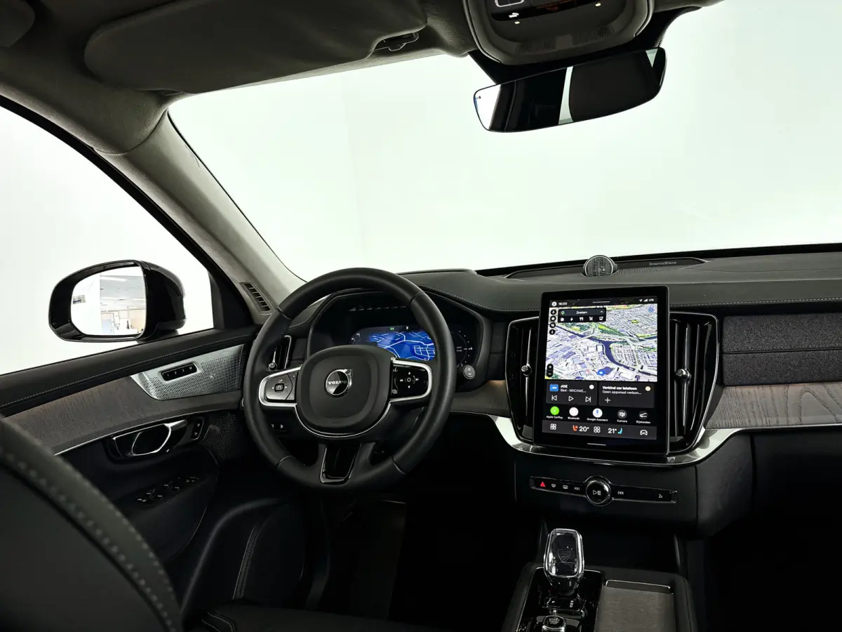 T8 Plug-in hybrid AWD Ultra Dark | SOH 100% | Panoramadak | 360° camera | Bowers & Wilkins | Luchtvering | Head-up display | Stoelventilatie | Trekhaak