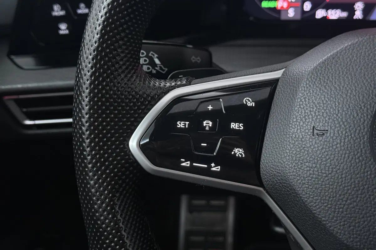 1.4 eHybrid GTE (MATRIX, STOEL/STUUR VERWARMING, CAMERA, HUD-DISPLAY)
