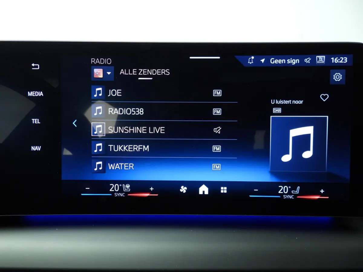 5-deurs 120 M Sport Pro | Trekhaak | Schuif-kanteldak | Head-up | Harman-Kardon | Elektrische Stoelen + Memory | Rondomzicht camera's | Cruise control adaptief met Stop&Go en stuurhulp