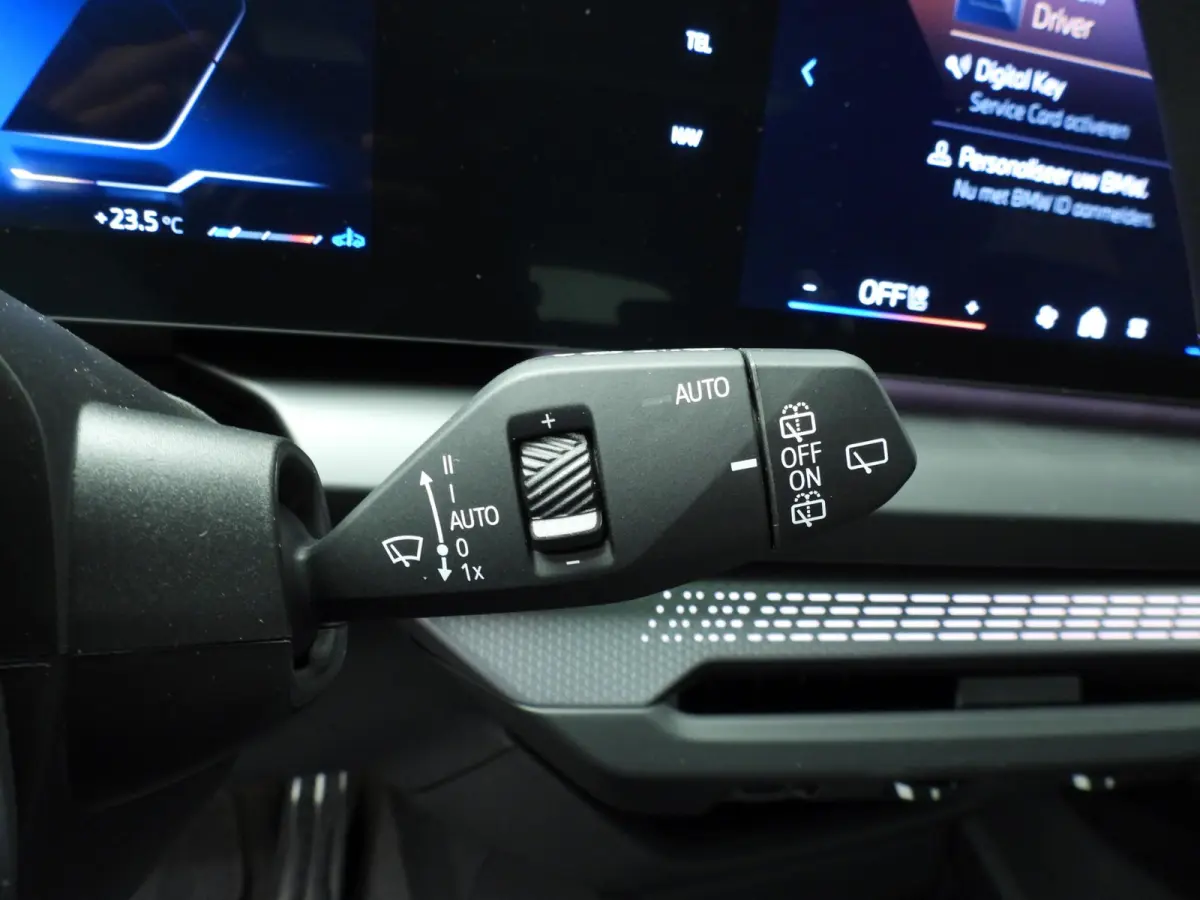 5-deurs 120 M Sport Pro | Trekhaak | Schuif-kanteldak | Head-up | Harman-Kardon | Elektrische Stoelen + Memory | Rondomzicht camera's | Cruise control adaptief met Stop&Go en stuurhulp