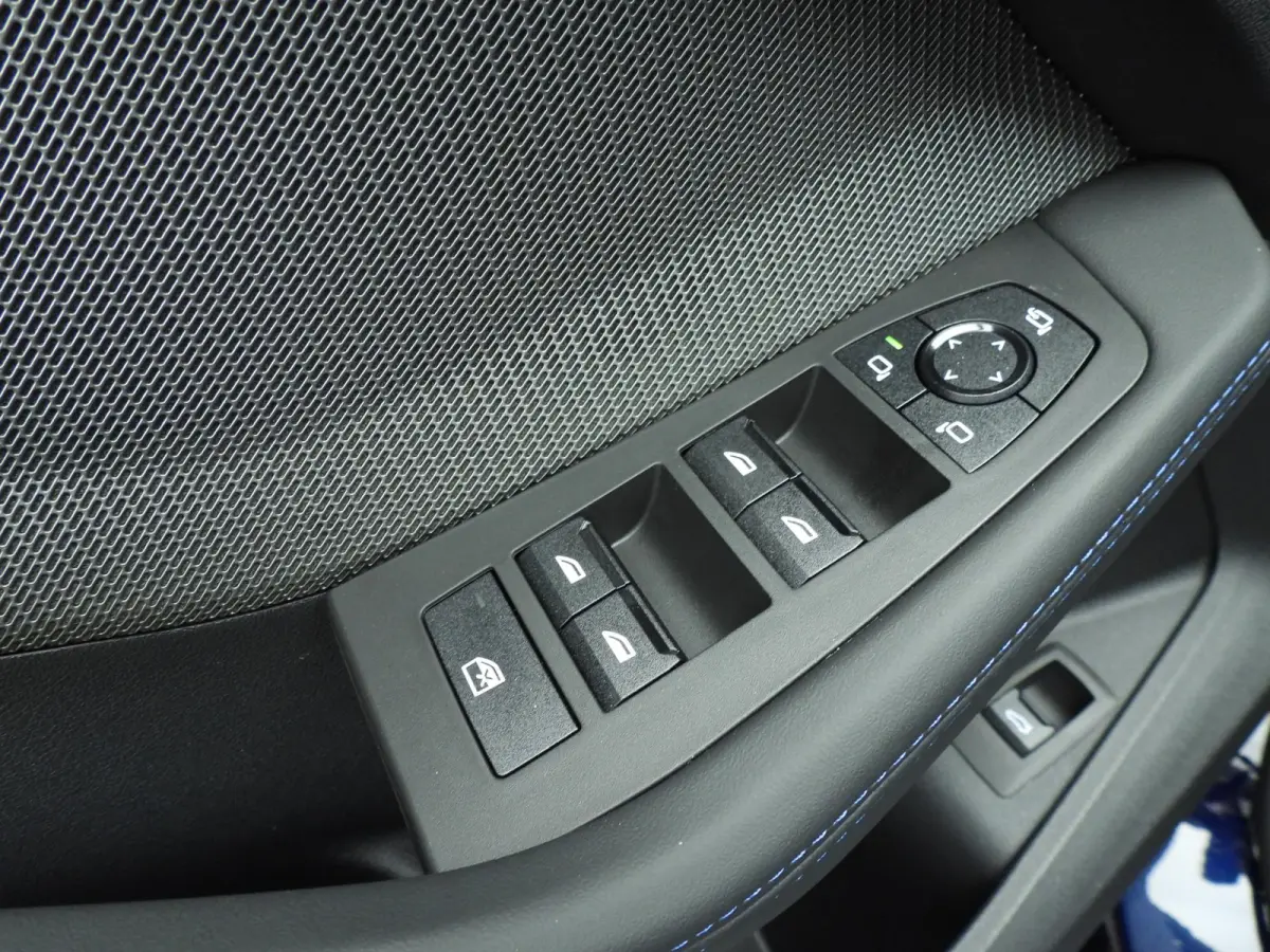 5-deurs 120 M Sport Pro | Trekhaak | Schuif-kanteldak | Head-up | Harman-Kardon | Elektrische Stoelen + Memory | Rondomzicht camera's | Cruise control adaptief met Stop&Go en stuurhulp