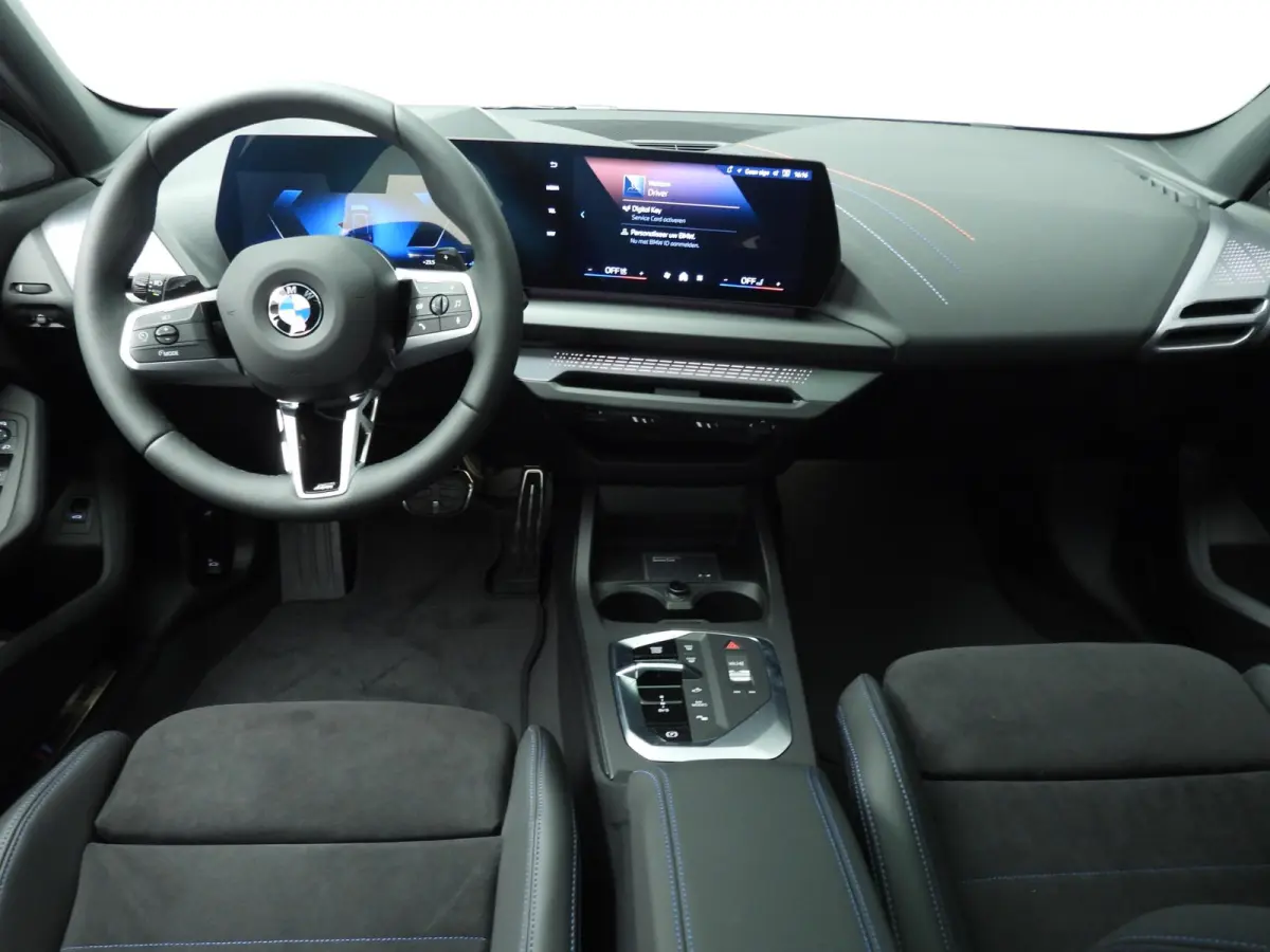 5-deurs 120 M Sport Pro | Trekhaak | Schuif-kanteldak | Head-up | Harman-Kardon | Elektrische Stoelen + Memory | Rondomzicht camera's | Cruise control adaptief met Stop&Go en stuurhulp