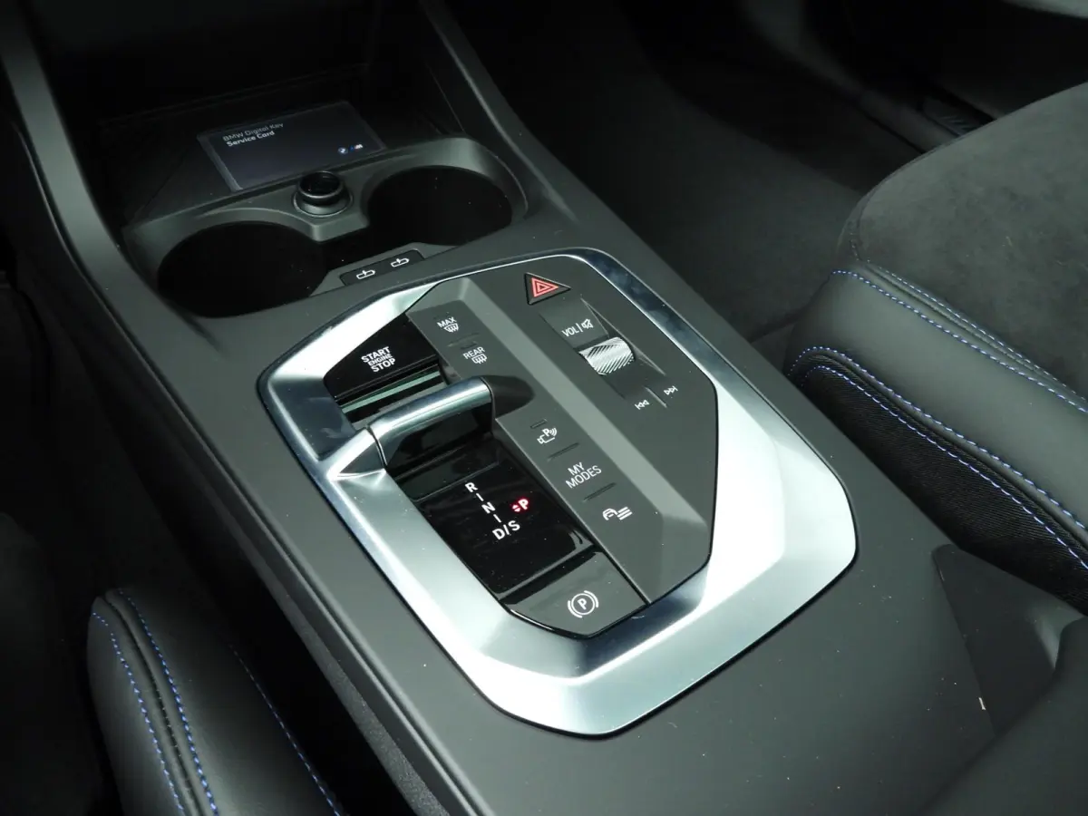 5-deurs 120 M Sport Pro | Trekhaak | Schuif-kanteldak | Head-up | Harman-Kardon | Elektrische Stoelen + Memory | Rondomzicht camera's | Cruise control adaptief met Stop&Go en stuurhulp
