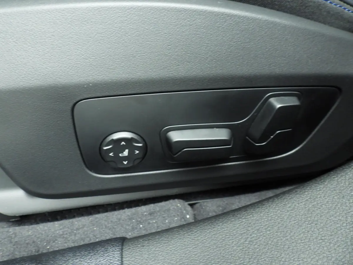5-deurs 120 M Sport Pro | Trekhaak | Schuif-kanteldak | Head-up | Harman-Kardon | Elektrische Stoelen + Memory | Rondomzicht camera's | Cruise control adaptief met Stop&Go en stuurhulp