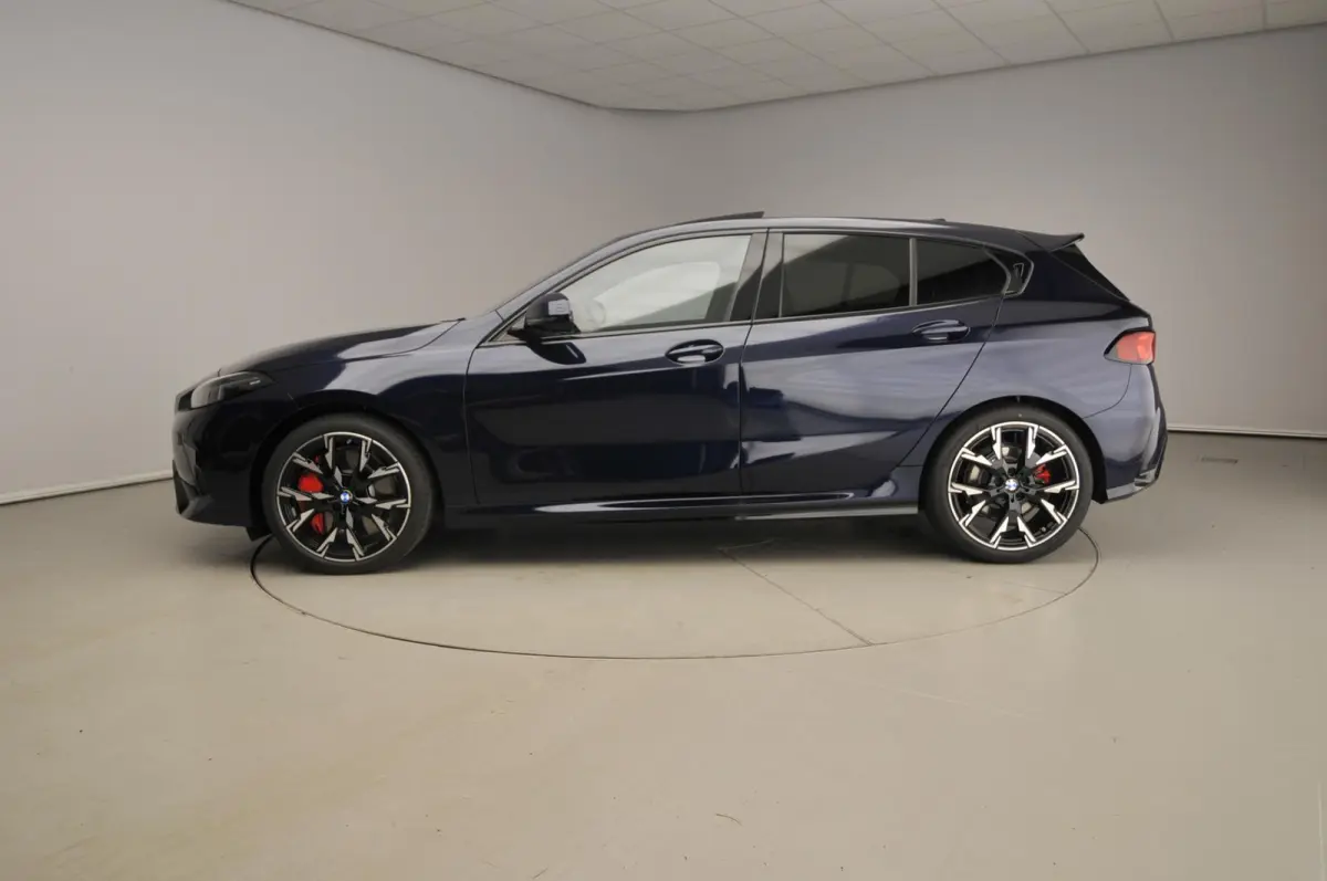5-deurs 120 M Sport Pro | Trekhaak | Schuif-kanteldak | Head-up | Harman-Kardon | Elektrische Stoelen + Memory | Rondomzicht camera's | Cruise control adaptief met Stop&Go en stuurhulp