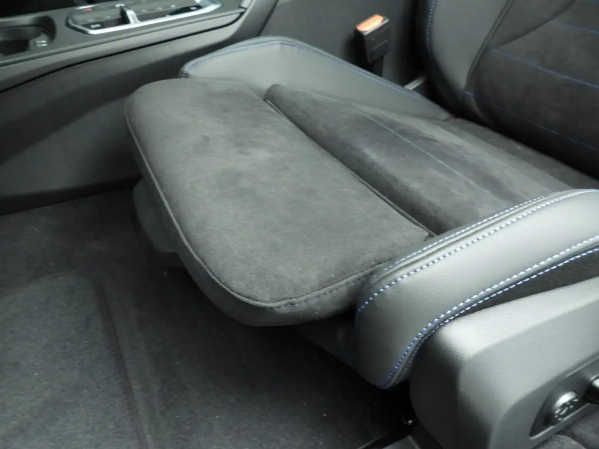 5-deurs 120 M Sport Pro | Trekhaak | Schuif-kanteldak | Head-up | Harman-Kardon | Elektrische Stoelen + Memory | Rondomzicht camera's | Cruise control adaptief met Stop&Go en stuurhulp