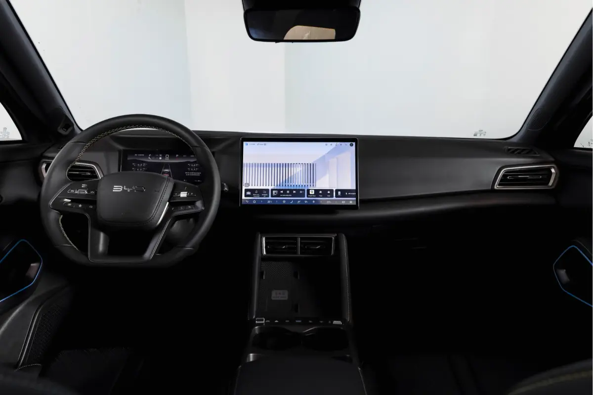 1.5 DM-i Boost | Panodak | Dig. Cockpit | Adapt. Cruise | Stoel-+Stuurverw. | PDC | 360 Camera | NAV + Carplay / Android | ECC | LM 17" | 1923