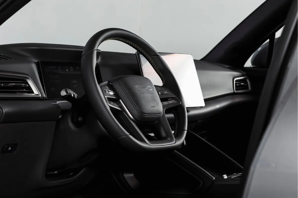 1.5 DM-i Boost | Panodak | Dig. Cockpit | Adapt. Cruise | Stoel-+Stuurverw. | PDC | 360 Camera | NAV + Carplay / Android | ECC | LM 17" | 1923