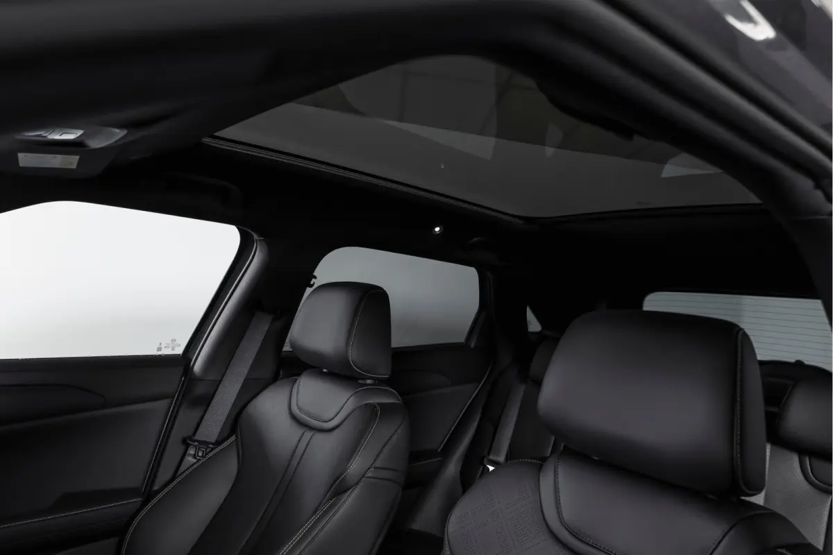 1.5 DM-i Boost | Panodak | Dig. Cockpit | Adapt. Cruise | Stoel-+Stuurverw. | PDC | 360 Camera | NAV + Carplay / Android | ECC | LM 17" | 1923