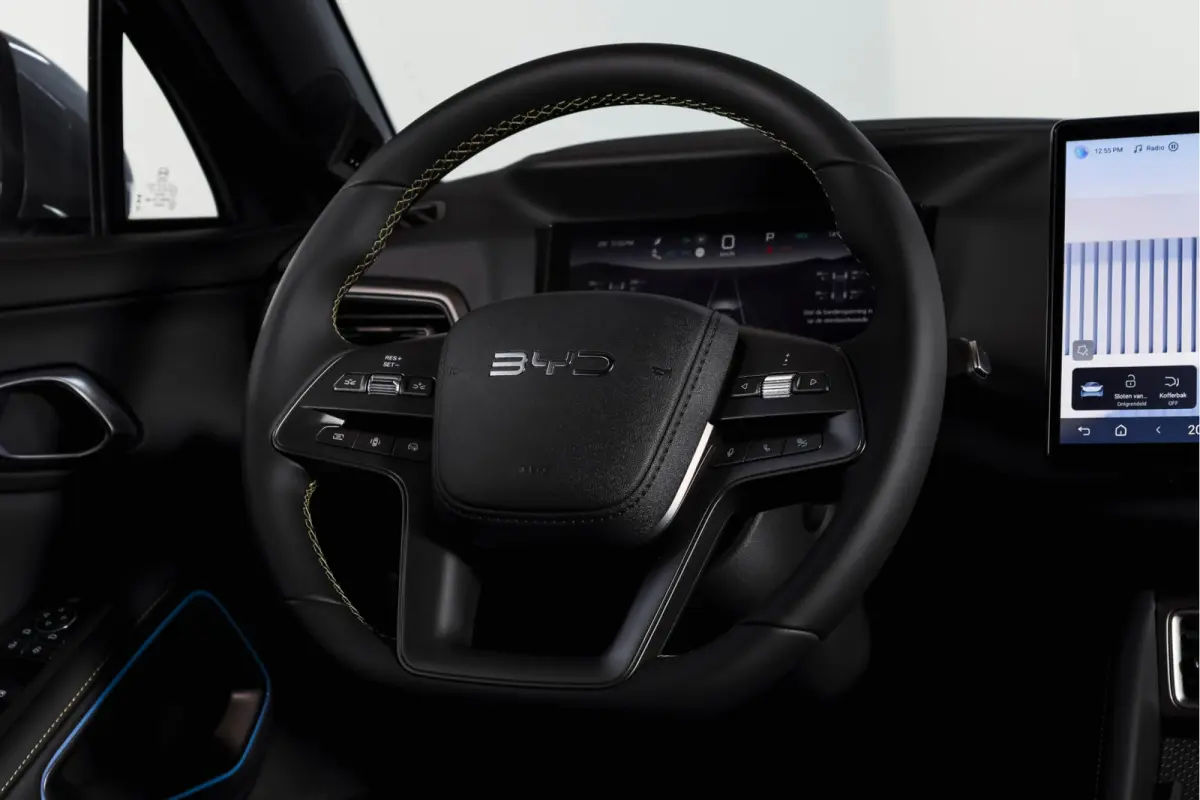 1.5 DM-i Boost | Panodak | Dig. Cockpit | Adapt. Cruise | Stoel-+Stuurverw. | PDC | 360 Camera | NAV + Carplay / Android | ECC | LM 17" | 1923