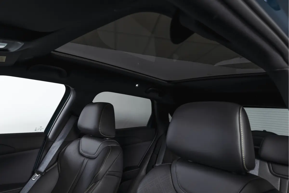 1.5 DM-i Boost | Panodak | Dig. Cockpit | Adapt. Cruise | Stoel-+Stuurverw. | PDC | 360 Camera | NAV + Carplay / Android | ECC | LM 17" | 1019