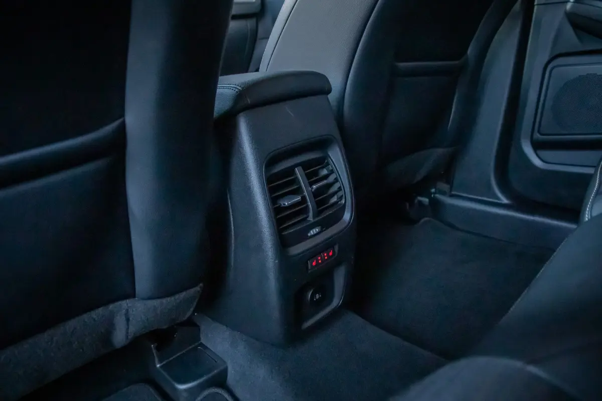 2.5 PHEV Titanium X | Trekhaak | Camera V+A | B&O audio | Adap.cruise | Elc.stoelen | Elektrisch bedienbare achterklep | Apple Carplay/Android Auto | Achteruitrijcamera | Apple Carplay/Andro