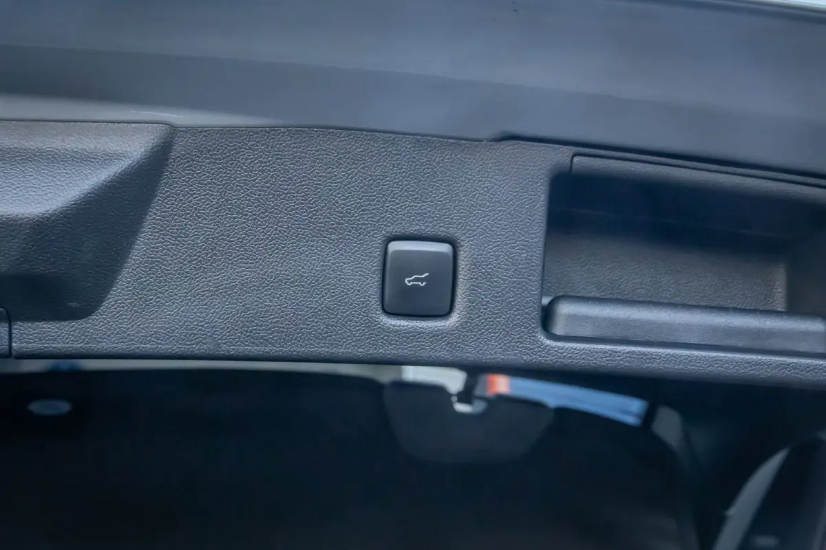 2.5 PHEV Titanium X | Trekhaak | Camera V+A | B&O audio | Adap.cruise | Elc.stoelen | Elektrisch bedienbare achterklep | Apple Carplay/Android Auto | Achteruitrijcamera | Apple Carplay/Andro