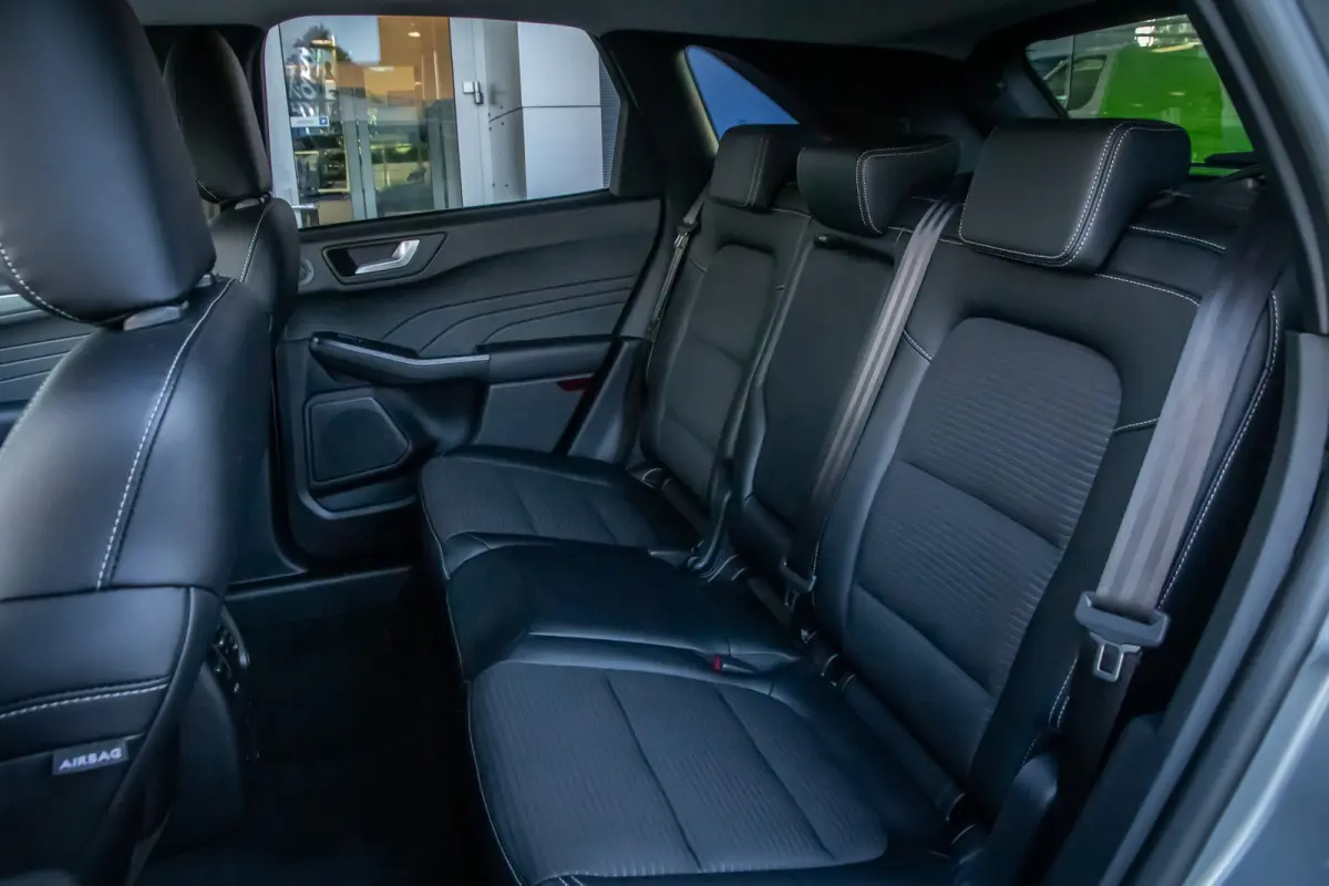 2.5 PHEV Titanium X | Trekhaak | Camera V+A | B&O audio | Adap.cruise | Elc.stoelen | Elektrisch bedienbare achterklep | Apple Carplay/Android Auto | Achteruitrijcamera | Apple Carplay/Andro