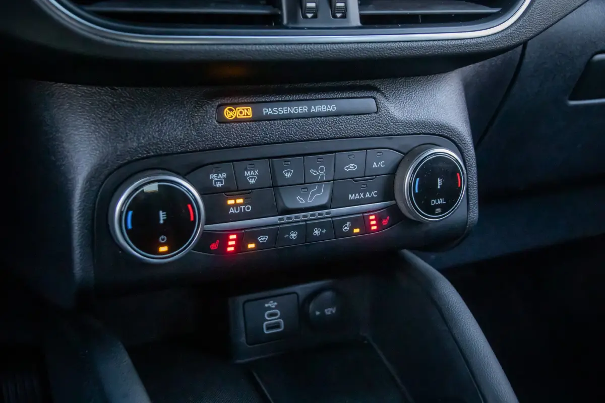2.5 PHEV Titanium X | Trekhaak | Camera V+A | B&O audio | Adap.cruise | Elc.stoelen | Elektrisch bedienbare achterklep | Apple Carplay/Android Auto | Achteruitrijcamera | Apple Carplay/Andro