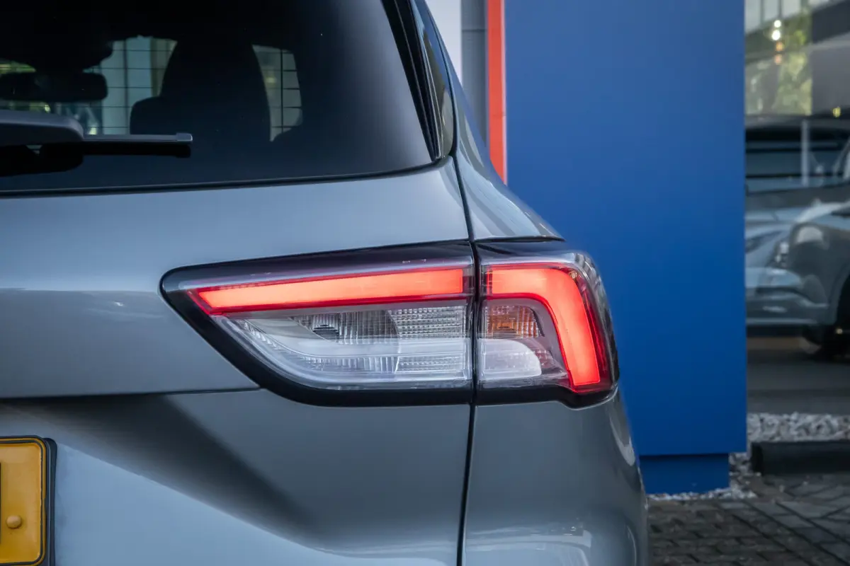 2.5 PHEV Titanium X | Trekhaak | Camera V+A | B&O audio | Adap.cruise | Elc.stoelen | Elektrisch bedienbare achterklep | Apple Carplay/Android Auto | Achteruitrijcamera | Apple Carplay/Andro