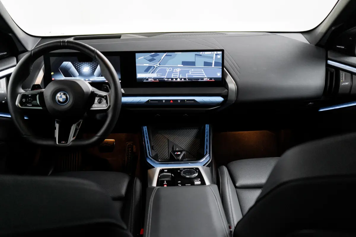 30e xDrive | M-SPORT | PANODAK | ADAPTIVE CRUISE | LEDER | STOELVERWARMING | DODE HOEK | LANE ASSIST | ELEKTR. STOEL INCL. MEMORY