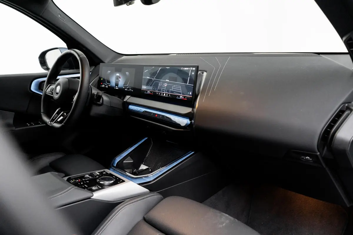 30e xDrive | M-SPORT | PANODAK | ADAPTIVE CRUISE | LEDER | STOELVERWARMING | DODE HOEK | LANE ASSIST | ELEKTR. STOEL INCL. MEMORY