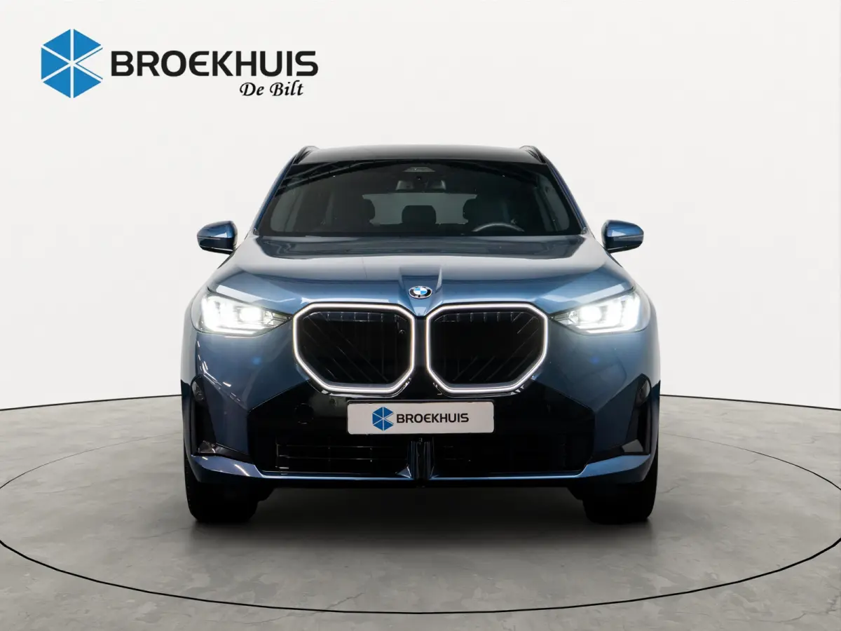 30e xDrive | M-SPORT | PANODAK | ADAPTIVE CRUISE | LEDER | STOELVERWARMING | DODE HOEK | LANE ASSIST | ELEKTR. STOEL INCL. MEMORY