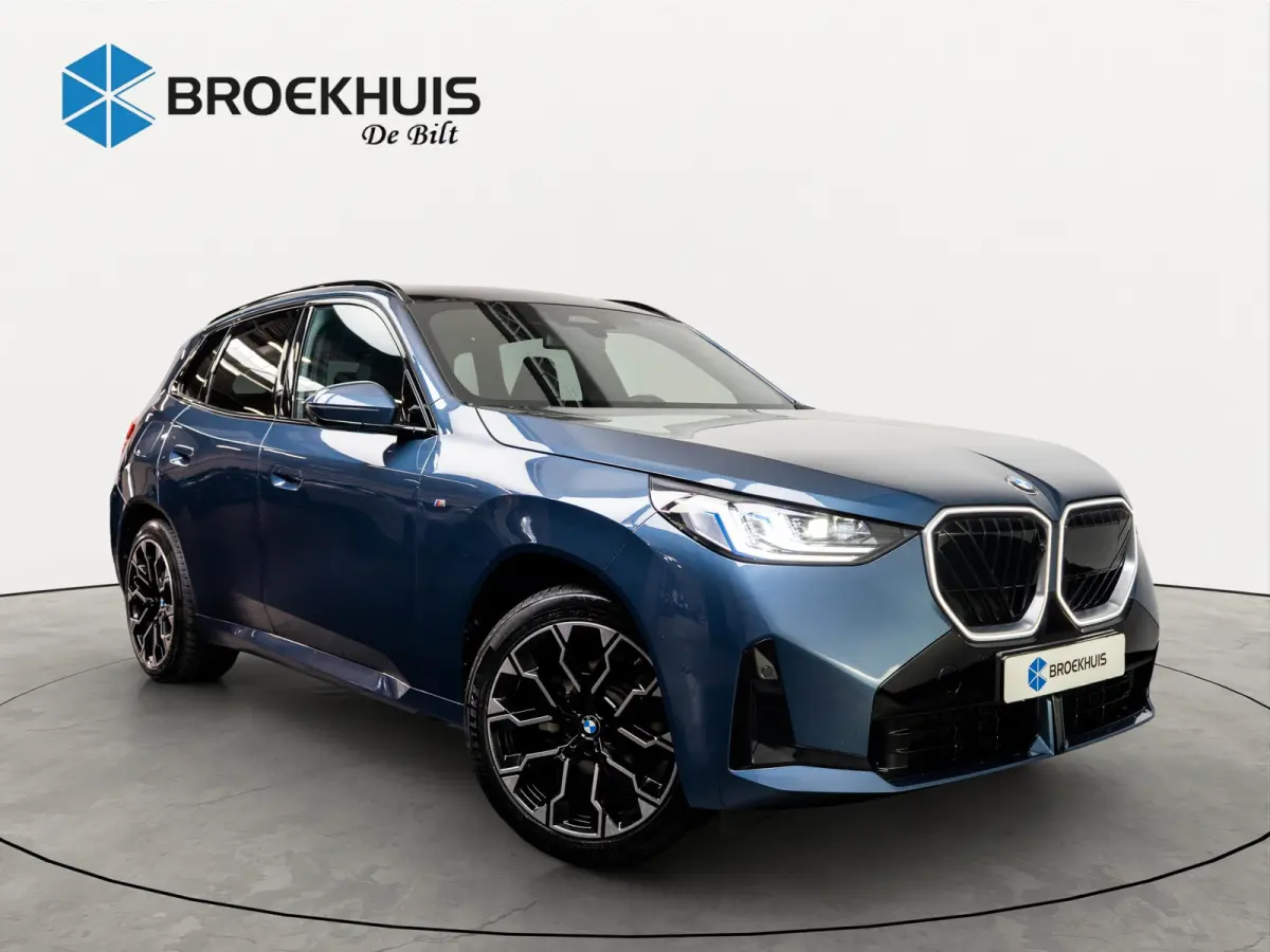 30e xDrive | M-SPORT | PANODAK | ADAPTIVE CRUISE | LEDER | STOELVERWARMING | DODE HOEK | LANE ASSIST | ELEKTR. STOEL INCL. MEMORY