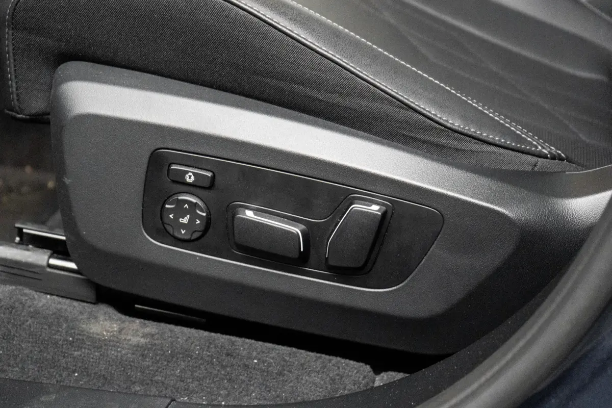 30e xDrive | M-SPORT | PANODAK | ADAPTIVE CRUISE | LEDER | STOELVERWARMING | DODE HOEK | LANE ASSIST | ELEKTR. STOEL INCL. MEMORY