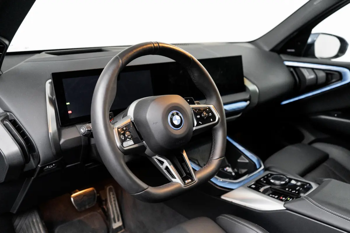 30e xDrive | M-SPORT | PANODAK | ADAPTIVE CRUISE | LEDER | STOELVERWARMING | DODE HOEK | LANE ASSIST | ELEKTR. STOEL INCL. MEMORY