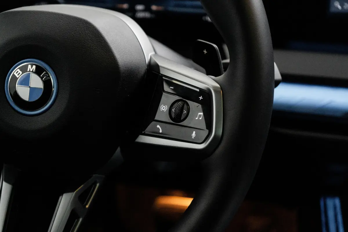 30e xDrive | M-SPORT | PANODAK | ADAPTIVE CRUISE | LEDER | STOELVERWARMING | DODE HOEK | LANE ASSIST | ELEKTR. STOEL INCL. MEMORY
