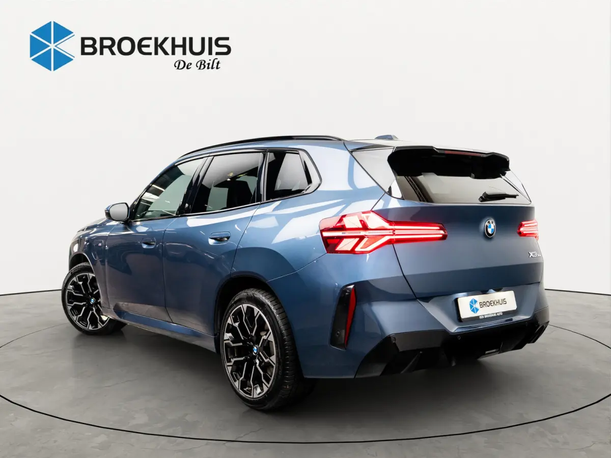 30e xDrive | M-SPORT | PANODAK | ADAPTIVE CRUISE | LEDER | STOELVERWARMING | DODE HOEK | LANE ASSIST | ELEKTR. STOEL INCL. MEMORY