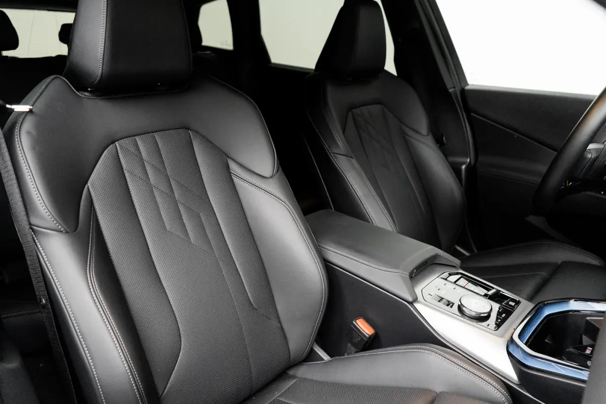 30e xDrive | M-SPORT | PANODAK | ADAPTIVE CRUISE | LEDER | STOELVERWARMING | DODE HOEK | LANE ASSIST | ELEKTR. STOEL INCL. MEMORY