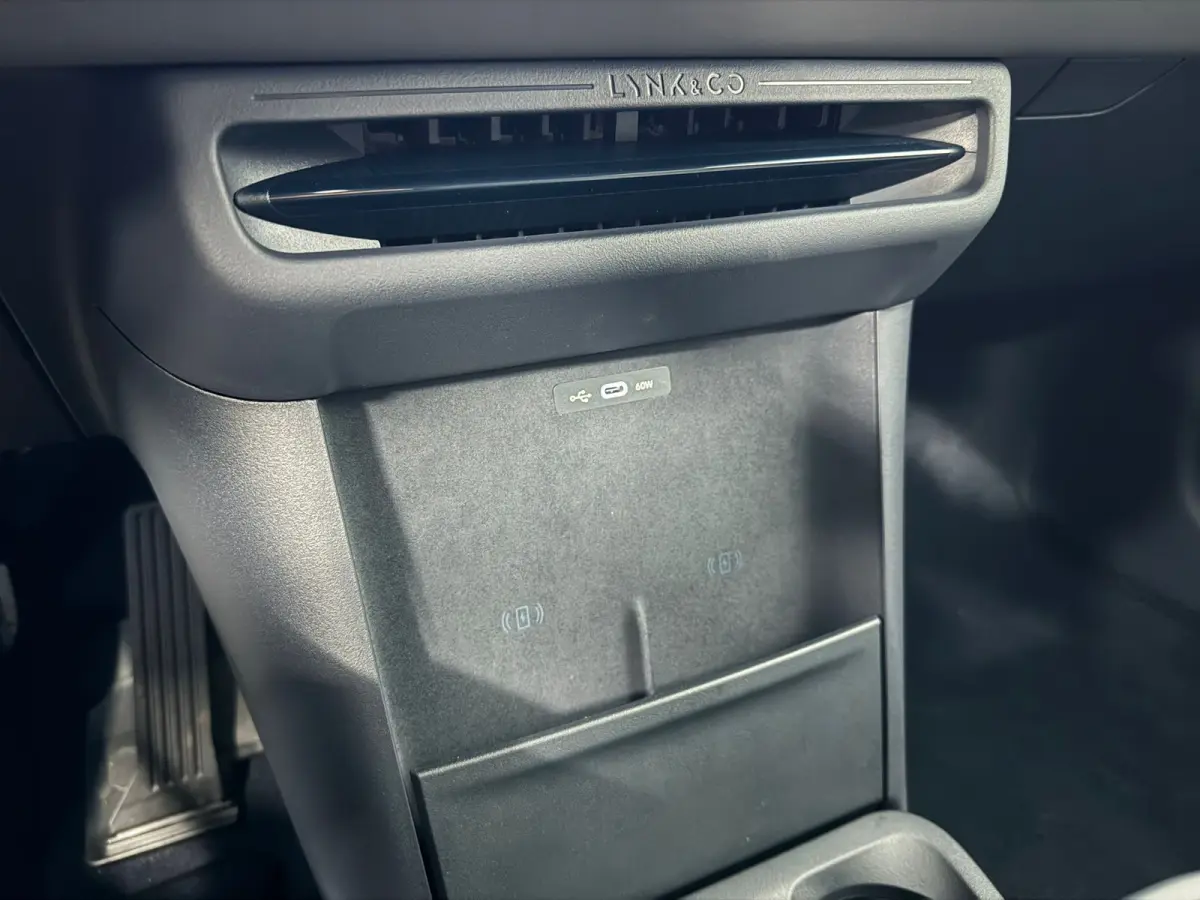 More 66 kWh | 22 kW lader | 360 Camera | Memory seats | High end audio | Apple Carplay/Android Auto |