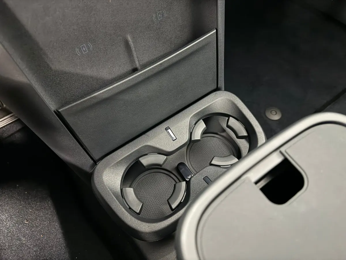More 66 kWh | 22 kW lader | 360 Camera | Memory seats | High end audio | Apple Carplay/Android Auto |
