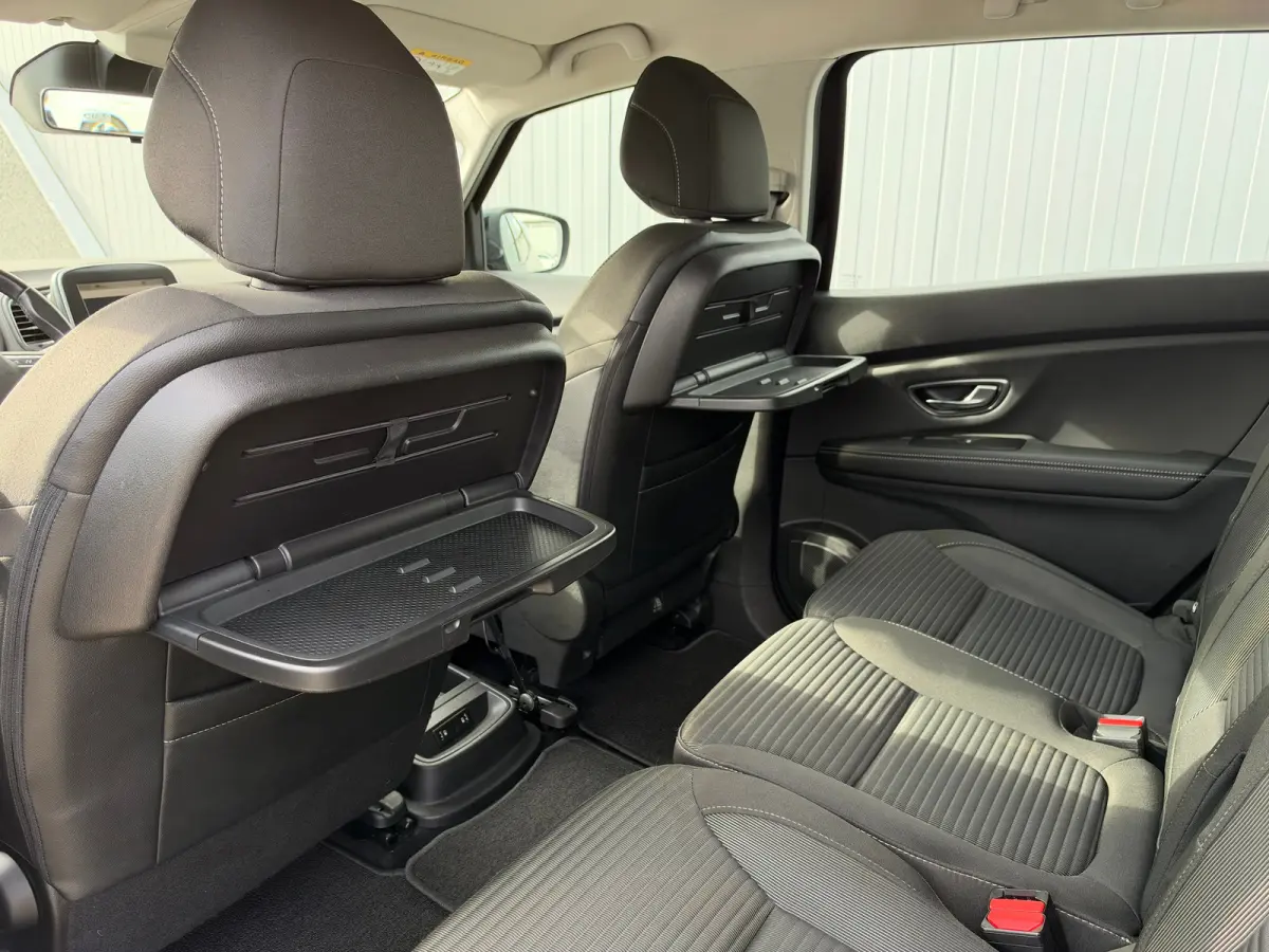 1.4 TCe Zen 7p. | Airco (automatisch) | Cruisecontrol standaard | Lichtmetalen velgen 20"