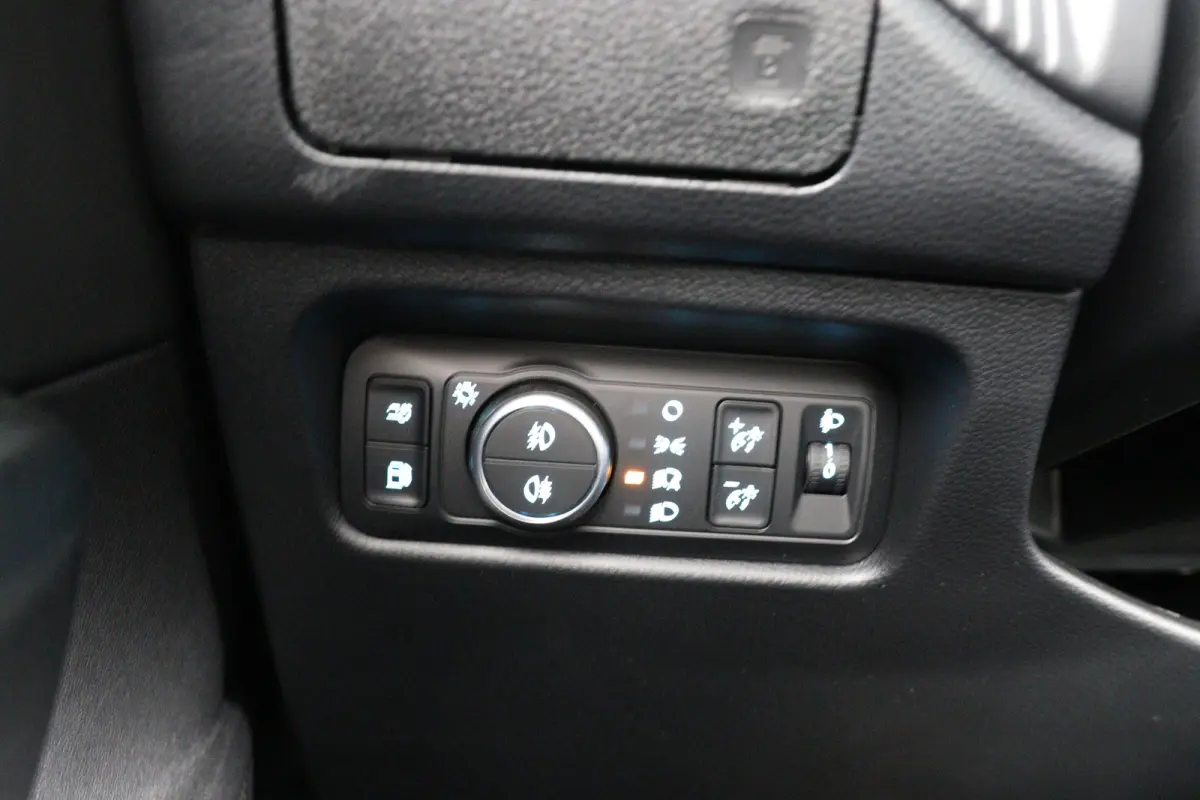 Wildtrak Plug-in Hybrid Dubbel Cabine | Elektrische Rollertop | 3.500KG Trekgewicht | Snel Leverbaar!! | 0.99% Financial Lease | 1-fase laadkabel mode 3 16A, 8 meter | Adaptive cruisecontrol