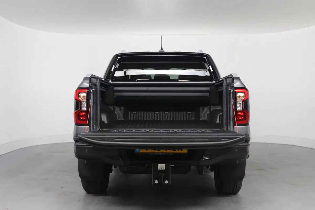 Wildtrak Plug-in Hybrid Dubbel Cabine | Elektrische Rollertop | 3.500KG Trekgewicht | Snel Leverbaar!! | 0.99% Financial Lease | 1-fase laadkabel mode 3 16A, 8 meter | Adaptive cruisecontrol