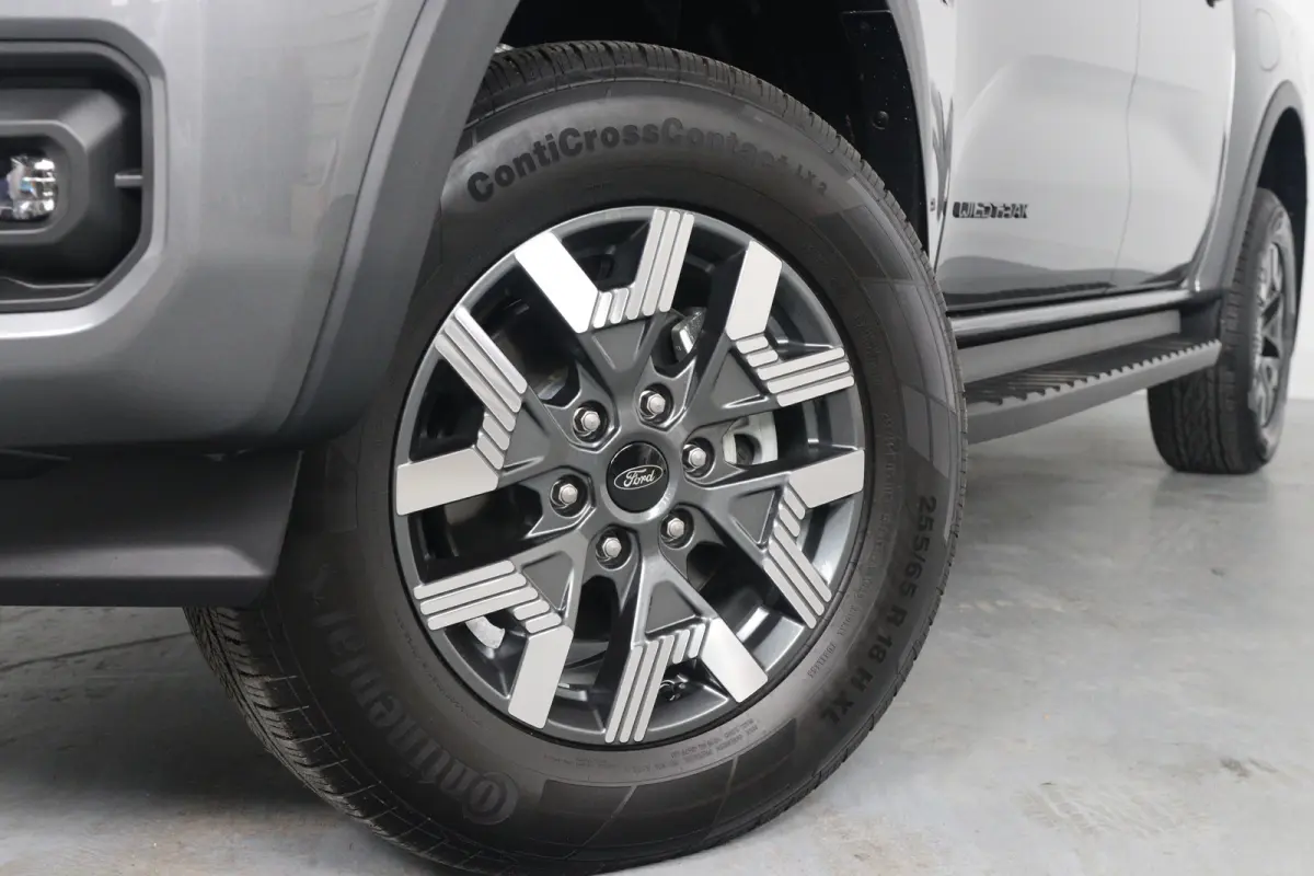 Wildtrak Plug-in Hybrid Dubbel Cabine | Elektrische Rollertop | 3.500KG Trekgewicht | Snel Leverbaar!! | 0.99% Financial Lease | 1-fase laadkabel mode 3 16A, 8 meter | Adaptive cruisecontrol