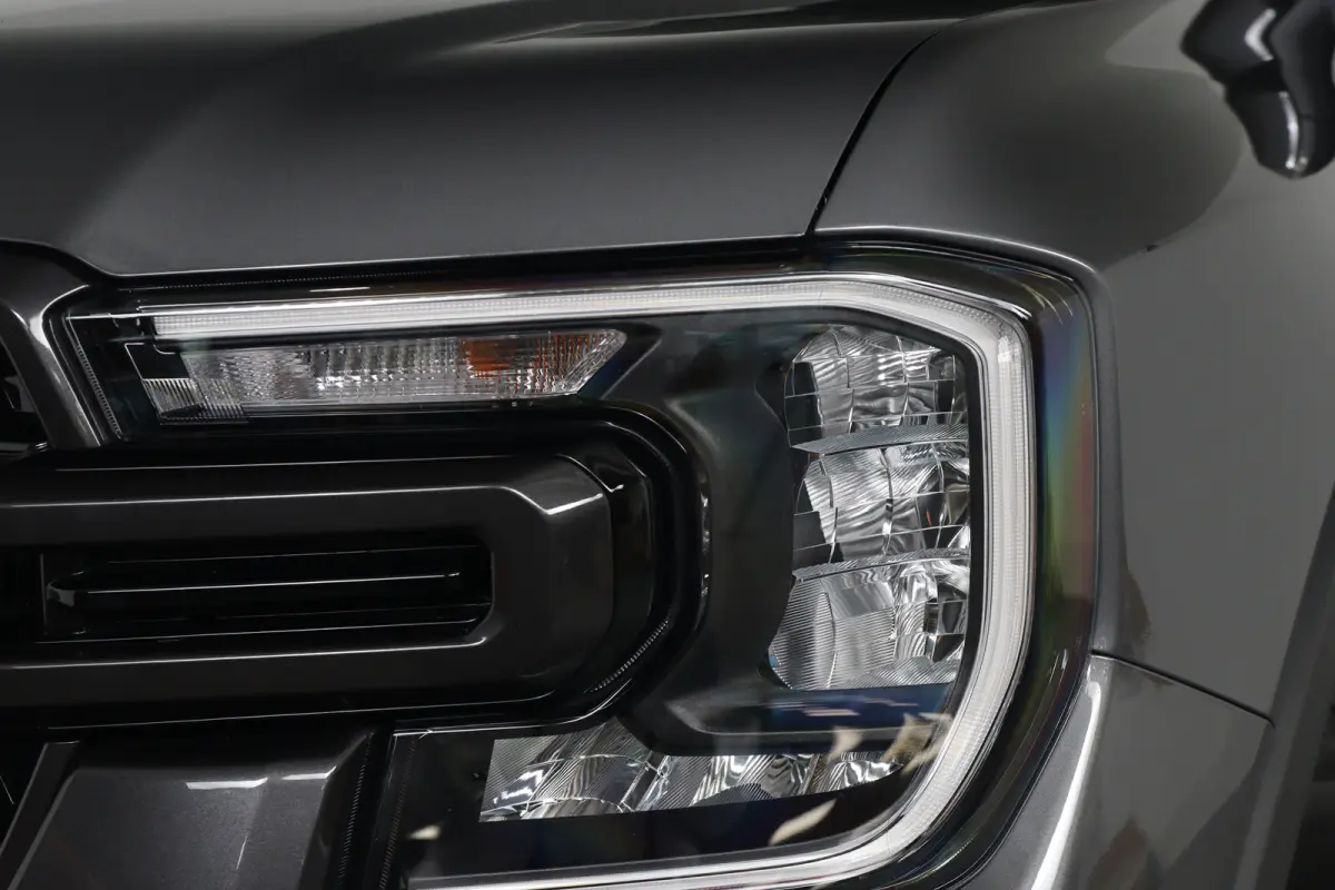 Wildtrak Plug-in Hybrid Dubbel Cabine | Elektrische Rollertop | 3.500KG Trekgewicht | Snel Leverbaar!! | 0.99% Financial Lease | 1-fase laadkabel mode 3 16A, 8 meter | Adaptive cruisecontrol