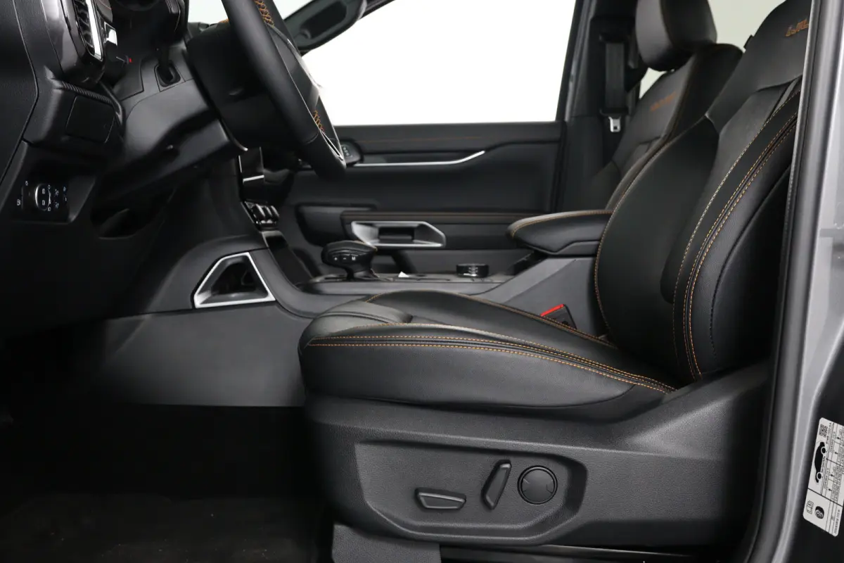 Wildtrak Plug-in Hybrid Dubbel Cabine | Elektrische Rollertop | 3.500KG Trekgewicht | Snel Leverbaar!! | 0.99% Financial Lease | 1-fase laadkabel mode 3 16A, 8 meter | Adaptive cruisecontrol