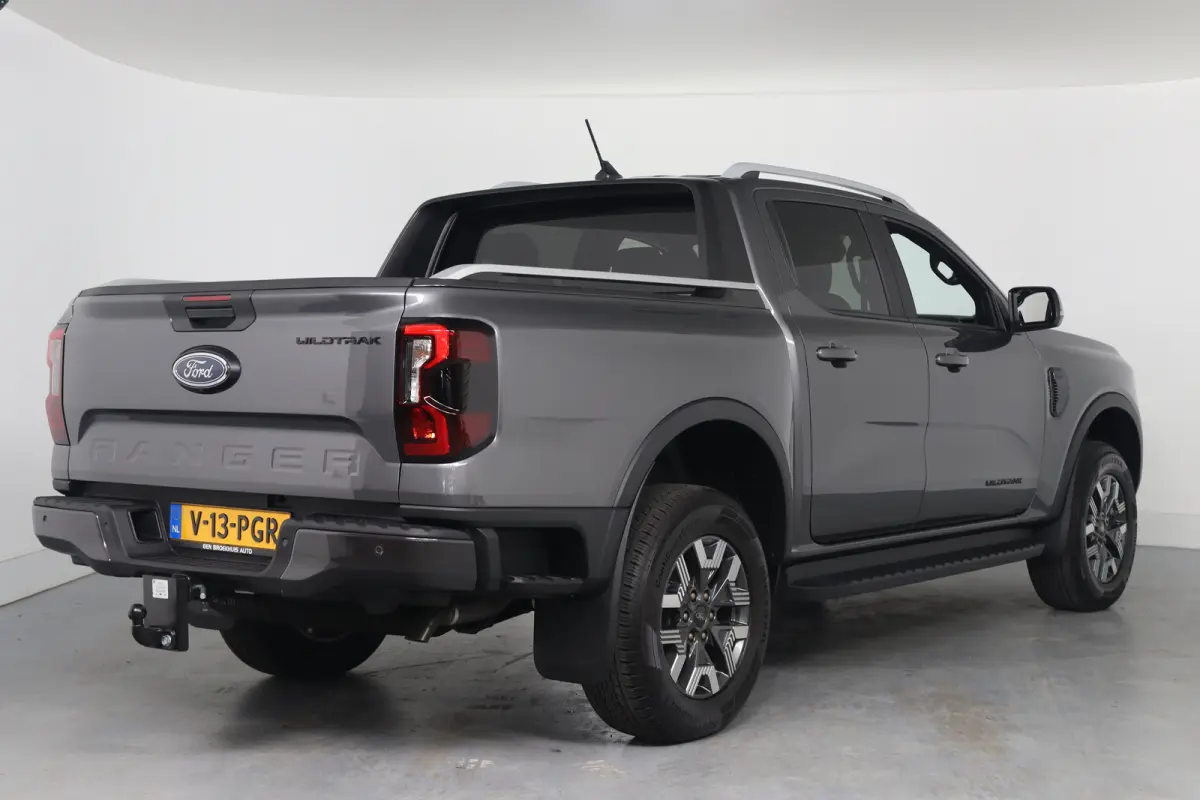 Wildtrak Plug-in Hybrid Dubbel Cabine | Elektrische Rollertop | 3.500KG Trekgewicht | Snel Leverbaar!! | 0.99% Financial Lease | 1-fase laadkabel mode 3 16A, 8 meter | Adaptive cruisecontrol