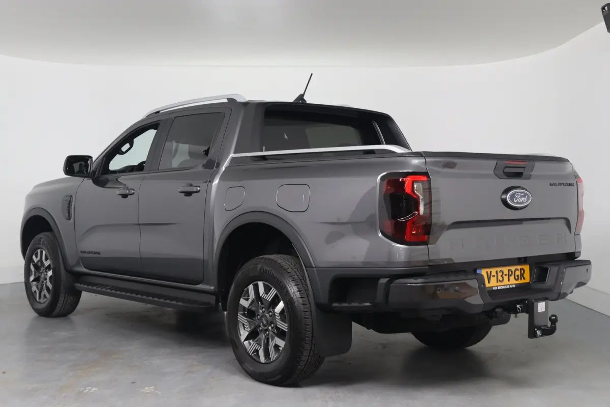 Wildtrak Plug-in Hybrid Dubbel Cabine | Elektrische Rollertop | 3.500KG Trekgewicht | Snel Leverbaar!! | 0.99% Financial Lease | 1-fase laadkabel mode 3 16A, 8 meter | Adaptive cruisecontrol