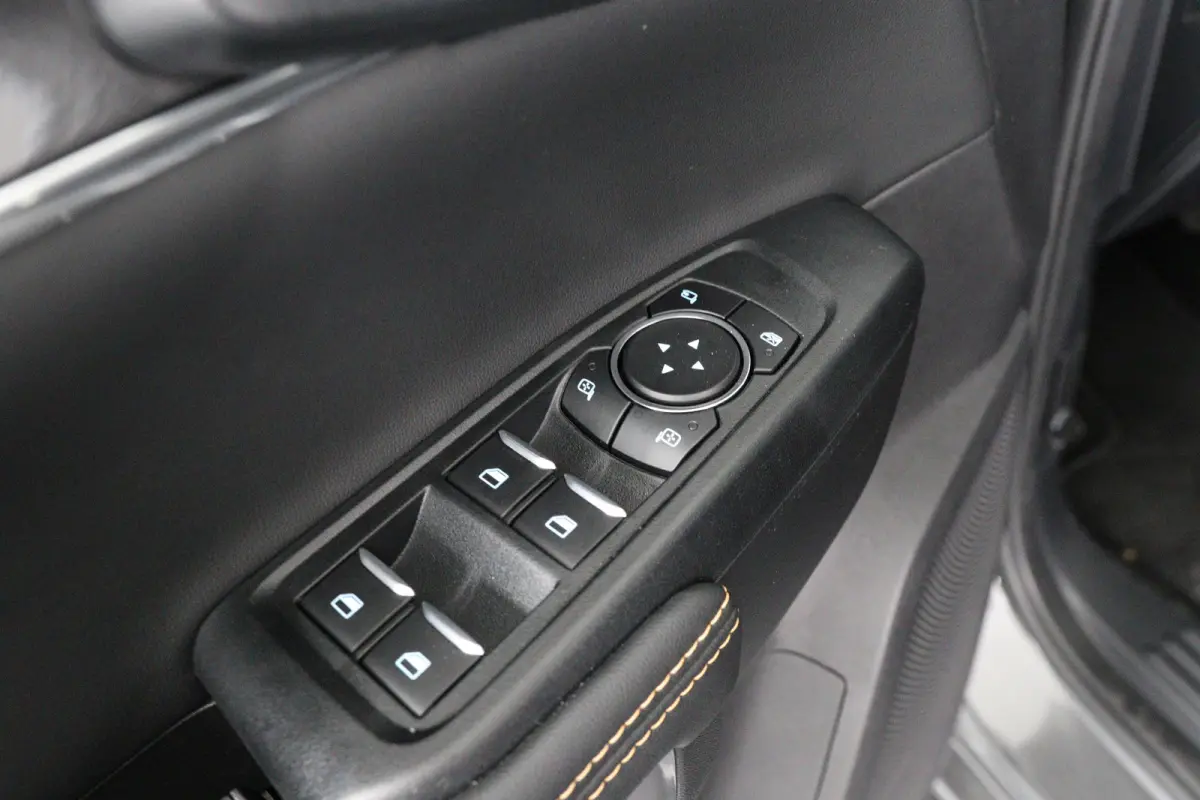 Wildtrak Plug-in Hybrid Dubbel Cabine | Elektrische Rollertop | 3.500KG Trekgewicht | Snel Leverbaar!! | 0.99% Financial Lease | 1-fase laadkabel mode 3 16A, 8 meter | Adaptive cruisecontrol