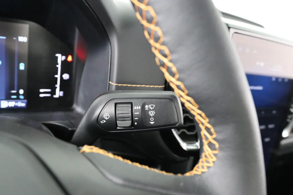 Wildtrak Plug-in Hybrid Dubbel Cabine | Elektrische Rollertop | 3.500KG Trekgewicht | Snel Leverbaar!! | 0.99% Financial Lease | 1-fase laadkabel mode 3 16A, 8 meter | Adaptive cruisecontrol
