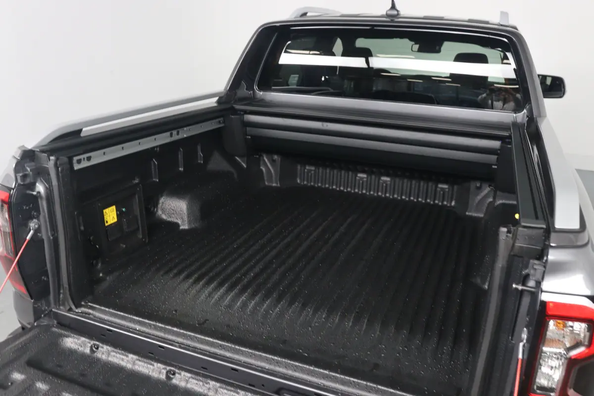 Wildtrak Plug-in Hybrid Dubbel Cabine | Elektrische Rollertop | 3.500KG Trekgewicht | Snel Leverbaar!! | 0.99% Financial Lease | 1-fase laadkabel mode 3 16A, 8 meter | Adaptive cruisecontrol