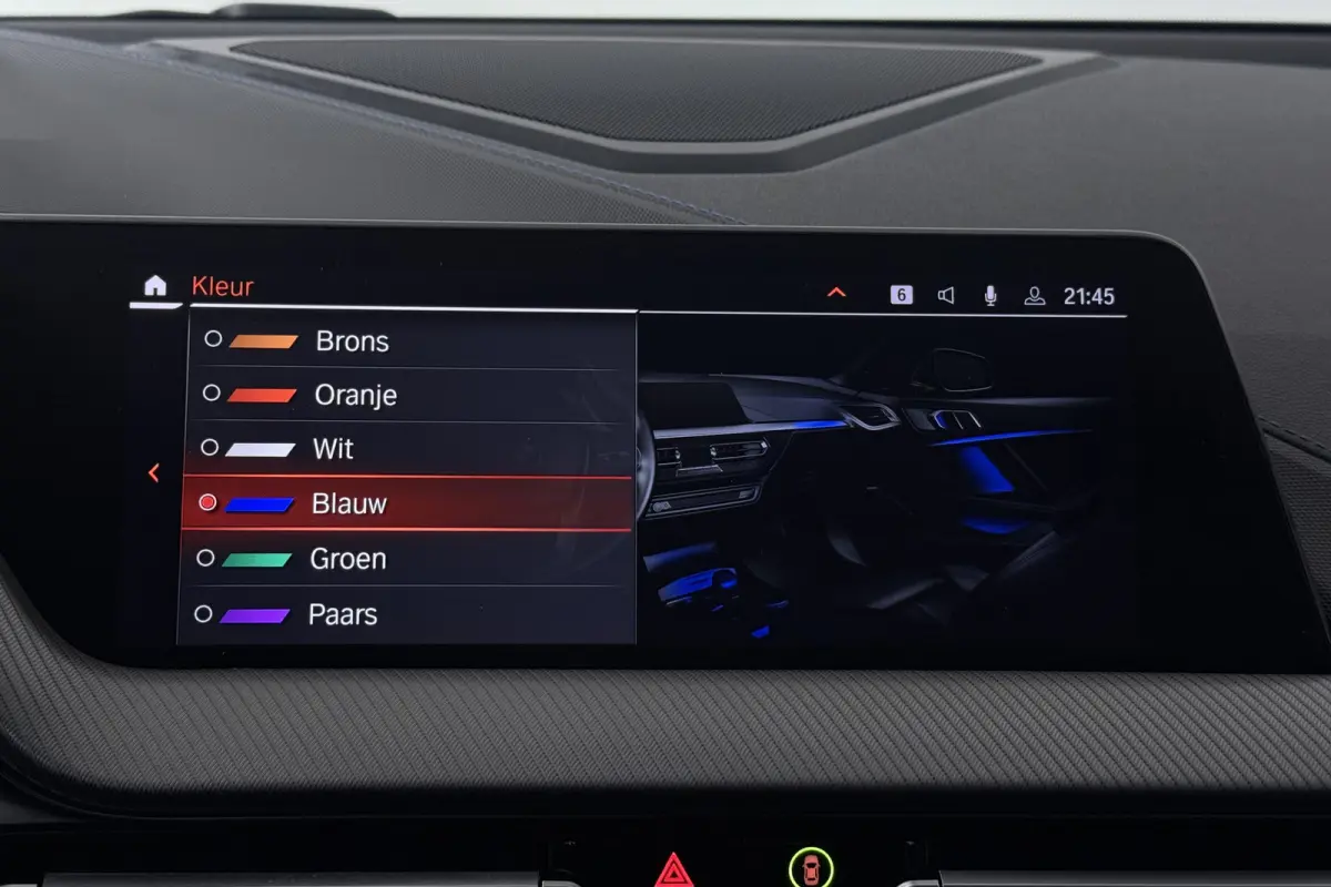 118i Executive Edition (CAMERA, SFEERVERLICHTING, NAVIGATIE CARPLAY, DIGITALE COCKPIT)