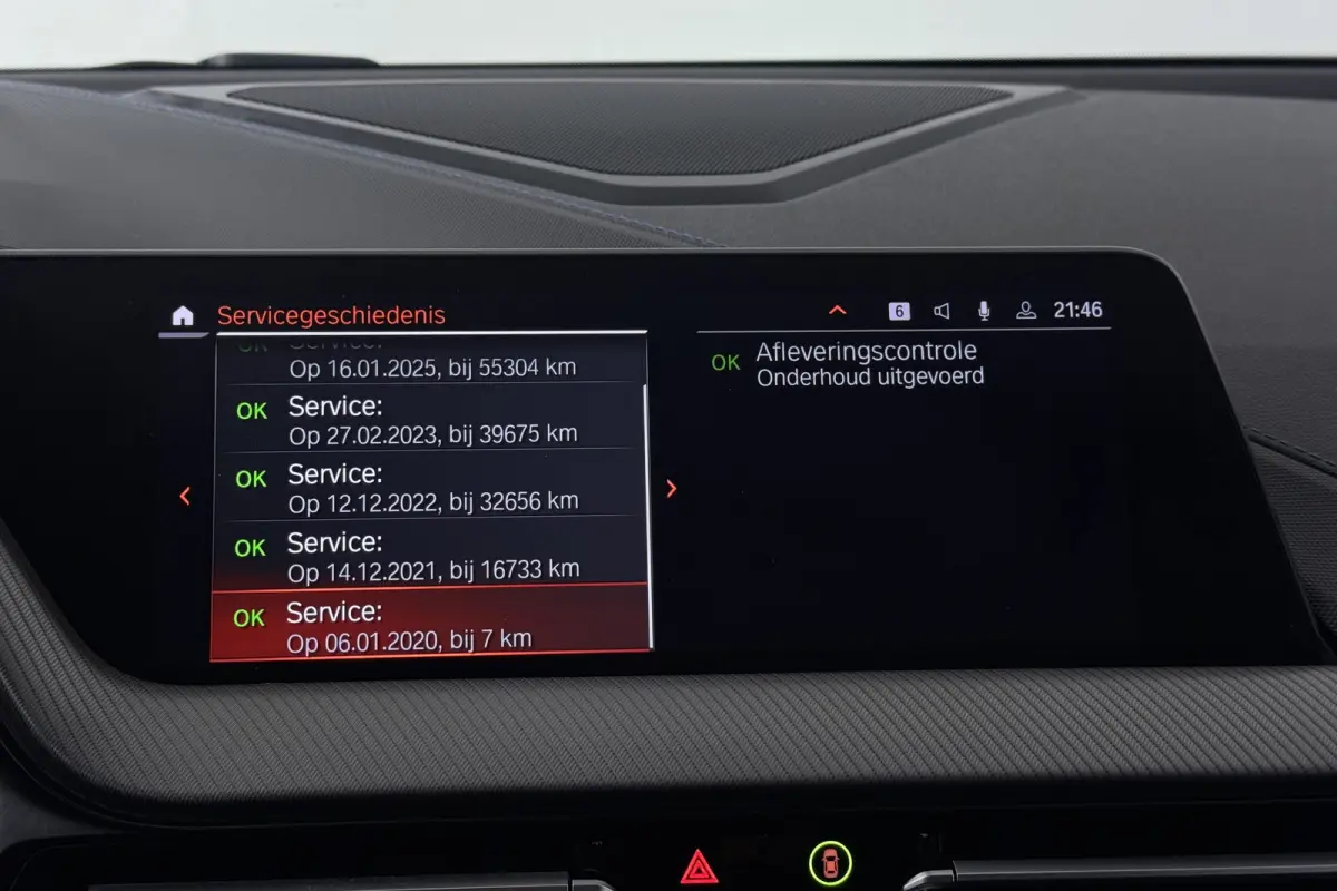 118i Executive Edition (CAMERA, SFEERVERLICHTING, NAVIGATIE CARPLAY, DIGITALE COCKPIT)