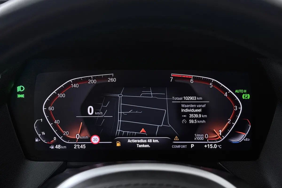 118i Executive Edition (CAMERA, SFEERVERLICHTING, NAVIGATIE CARPLAY, DIGITALE COCKPIT)