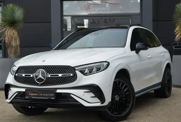 4MATIC AMG Line | 313 PK | AMG Line | Panoramadak | 360° Camera | Mercedes-Benz GLC 300e 4MATIC AMG Line met 313 PK, een 2.0-liter viercilinder turbobenzinemotor met plug-in hybride aandrij