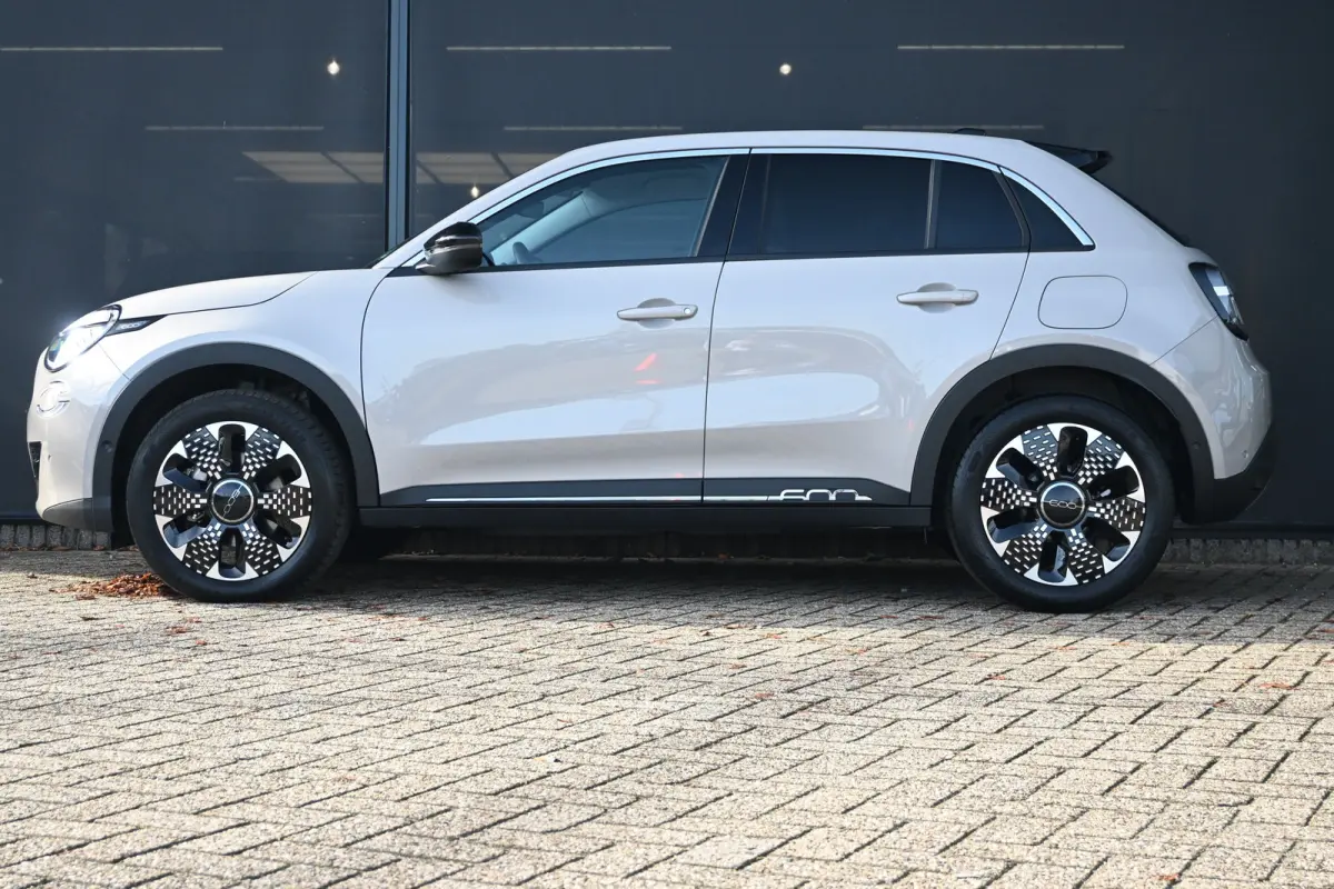 1.2 Hybrid La Prima | Leder | Stoelverwarming | Elektr. Achterklep | Massage | Climate Control | Adaptive Cruise | !