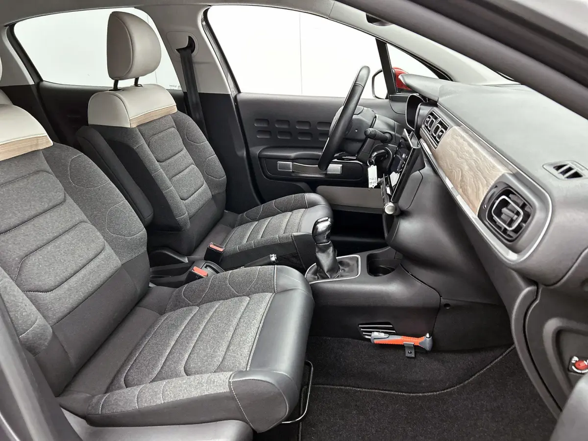 1.2 82pk Shine | Navigatie | Climate Control | Cruise Control | Camera | 17"LMV | LED | IsoFix | DAB+ | Getint Glas | Apple Carplay/Android Auto |